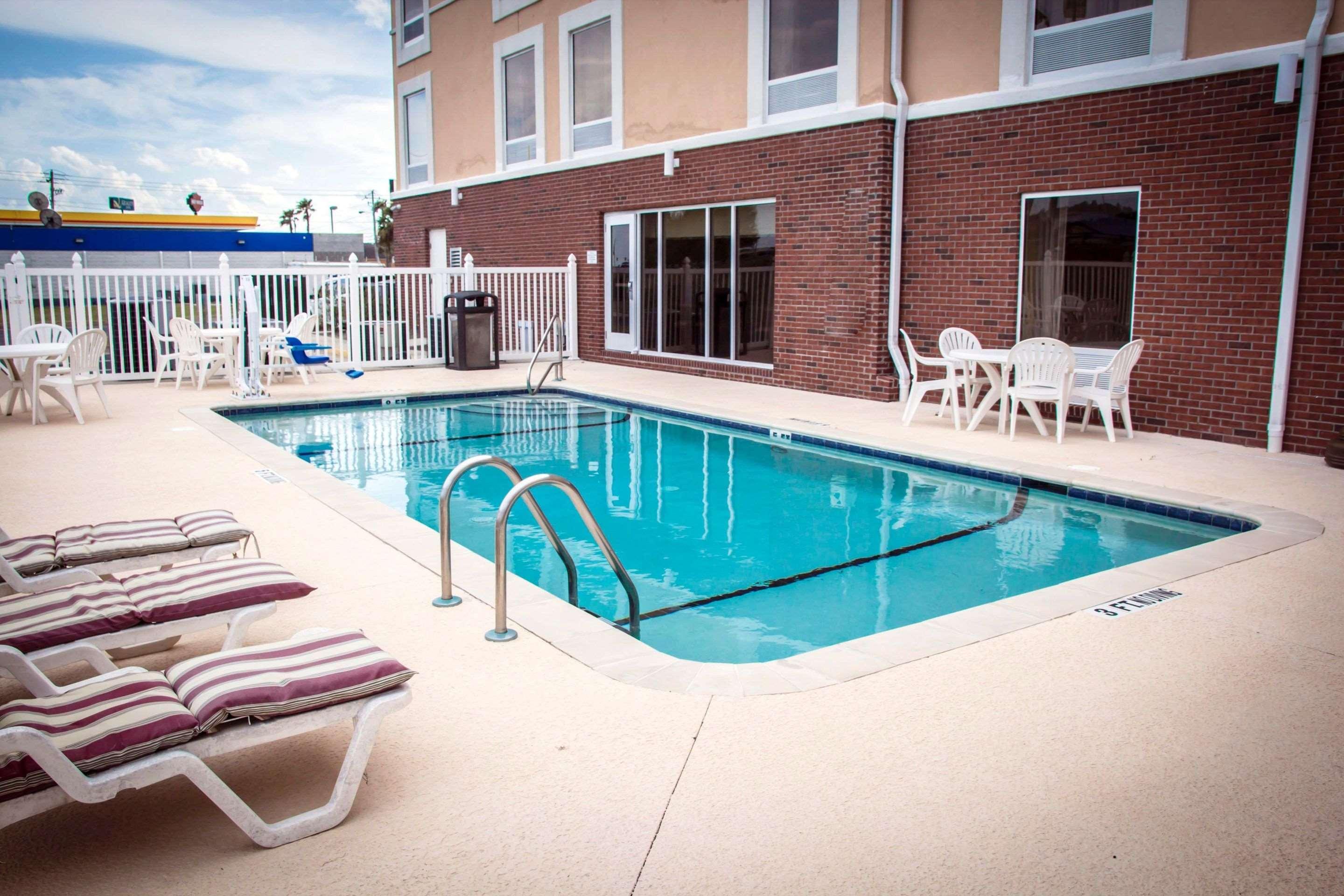 Sleep Inn & Suites Brunswick Exterior photo